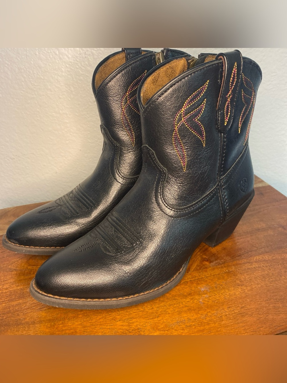 Ariat Women's Darlin Western boots size 9